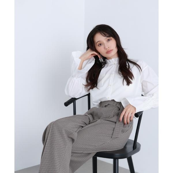 ナチュラルビューティーベーシック（NATURAL BEAUTY BASIC）/フリルカフスハイネックブラウス