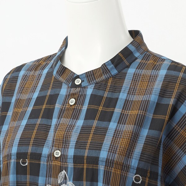 スーパーハッカフィーユ（super hakka feuille）/【15〜19号】先染めマドラスチェックリングフラワー刺繍ワンピース（前開き） スーパーハッカフィーユ（super hakka feuille）/【15〜19号】先染め