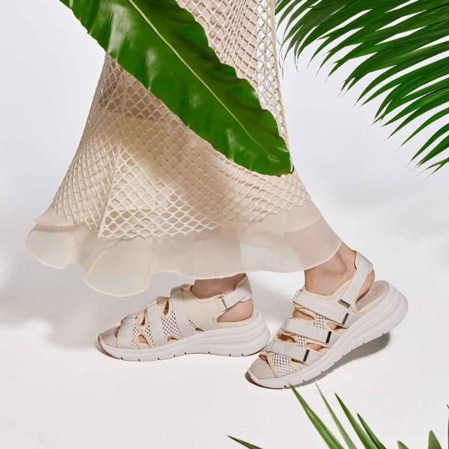 マドラス モデロ（madras MODELLO）/「リカバリーインソール」搭載で指圧効果により血行を115％促進。ヒールアップスポーツサンダル