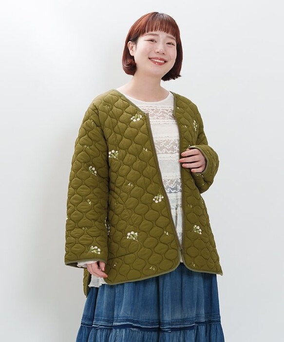 アズノゥアズオオラカ（AS KNOW AS olaca）/【大きいサイズ】ダンシン小花キルテンＪＫ アズノゥアズオオラカ（AS KNOW AS olaca）/【大きいサイズ】ダンシン