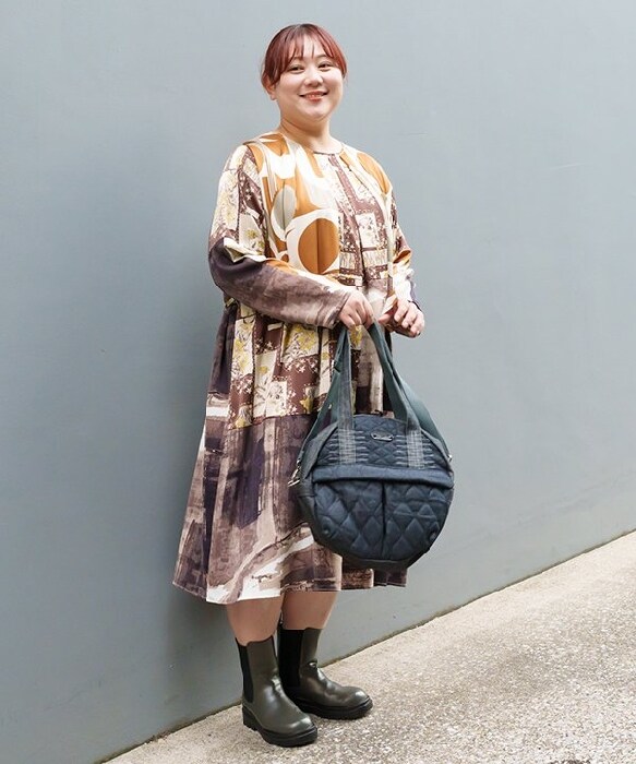 アズノゥアズオオラカ（AS KNOW AS olaca）/【大きいサイズ】親戚３プリントタックＯＰ