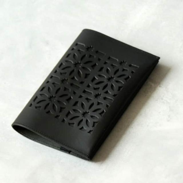 ゲンテン（genten）/カットワーク ブックカバーの通販はau PAY