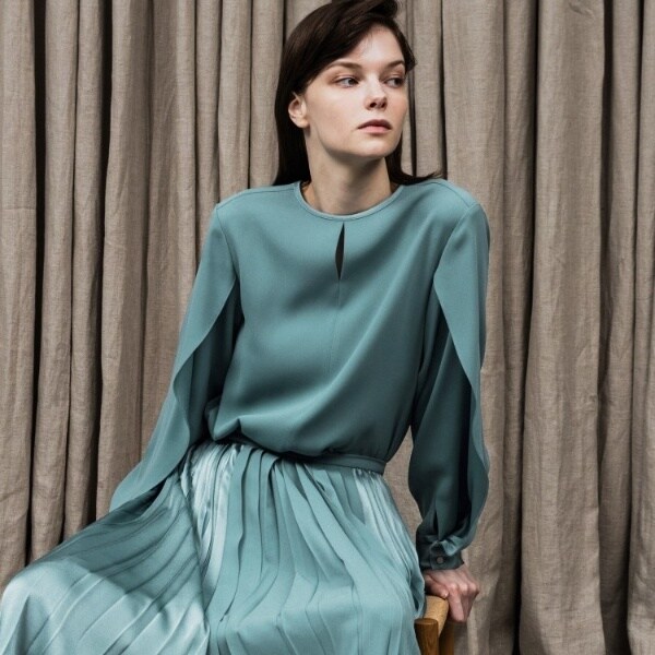 アンタイトル（UNTITLED）/バックサテンジョーゼットブラウスの通販は