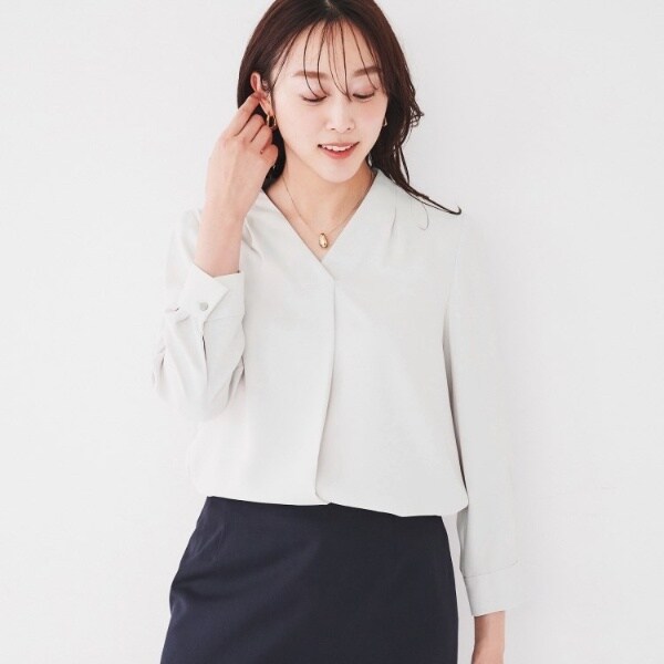 アンタイトル（UNTITLED）/【通勤スーツ入卒セレモニー】Vネックインナーブラウス 8,135円