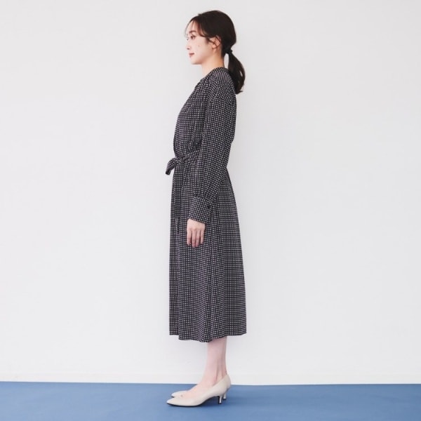 ワンピース 「前開きボタン/ウエストゴム/ベルト付」変形ドット柄