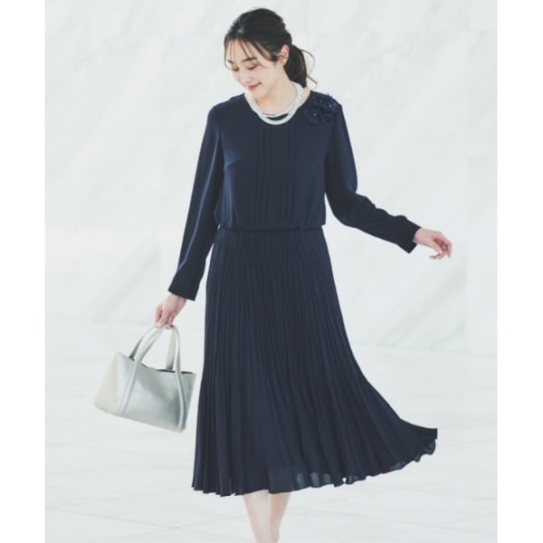 【Alice + Olivia】レースフレアミニ丈ワンピース Alice + Olivia】レースフレアミニ丈ワンピース
