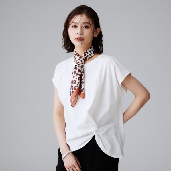 アンタイトル（UNTITLED）/【洗えるTシャツ】ツイストプルオーバー_1