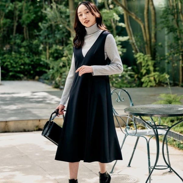 アンタイトル（UNTITLED）/【Aラインワンピース】Vネックジャンパースカート