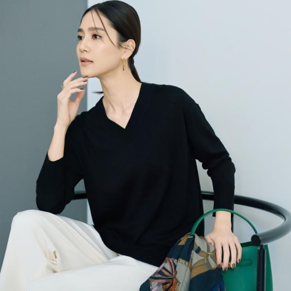 アンタイトル（UNTITLED）/Vネックロングウールニット