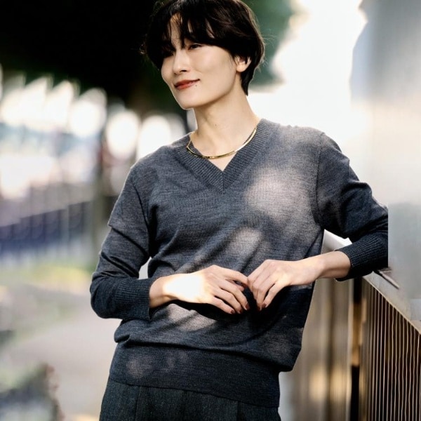 アンタイトル（UNTITLED）/【洗えるきれいめ】Vネックプルオーバーニット