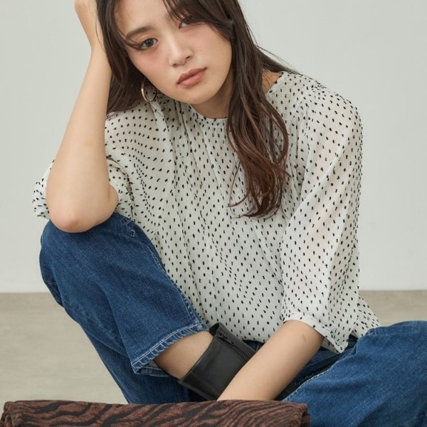 インディヴィ（INDIVI）/【洗える／ドット柄／凹凸素材】袖コンシャスドルマンブラウス
