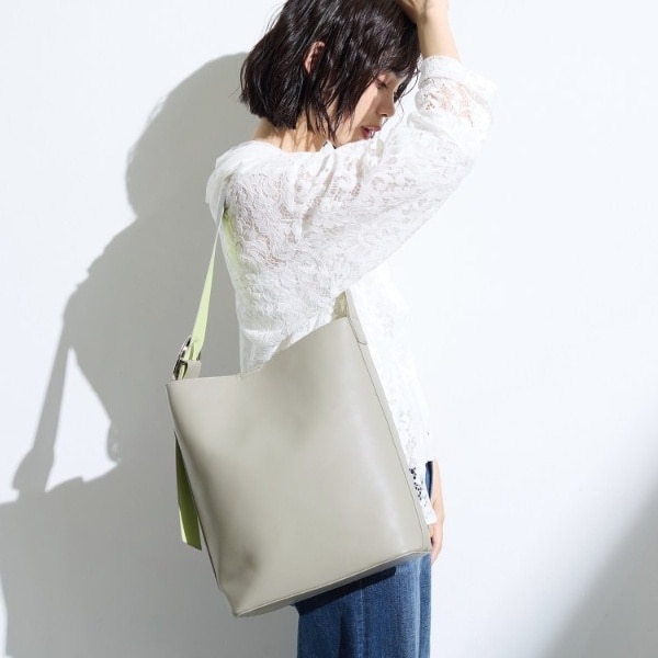 インディヴィ（INDIVI）/【A4対応／合皮】配色トートバッグ
