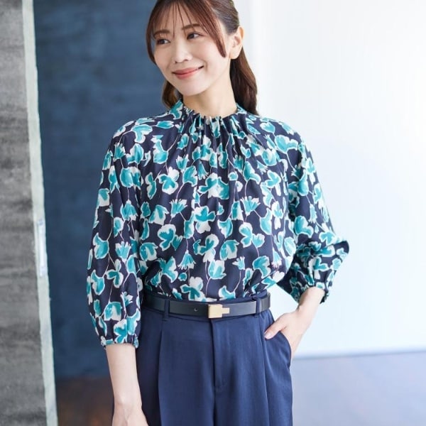 リフレクト（Reflect）/【ジャケットのインナーにおすすめ◎】花柄タックデザインブブラウス