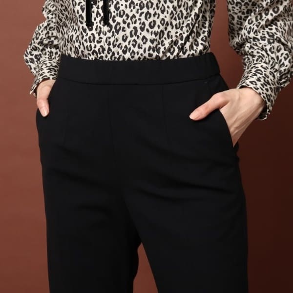 美品 DRESSTERIOR イージーテーパードパンツ ドレステリア ドレステリア（DRESSTERIOR）/【CLASSY．12月号掲載