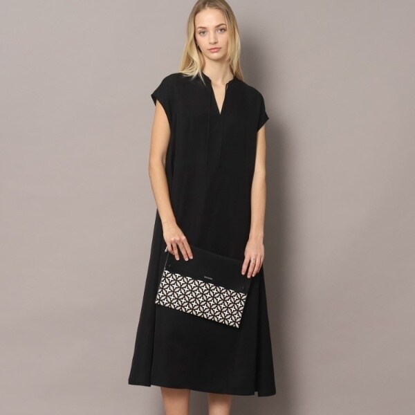 美品 DRESSTERIOR ドレステリア リネンフレアワンピース 36 黒 美品 DRESSTERIOR ドレステリア リネンフレアワンピース 36 黒