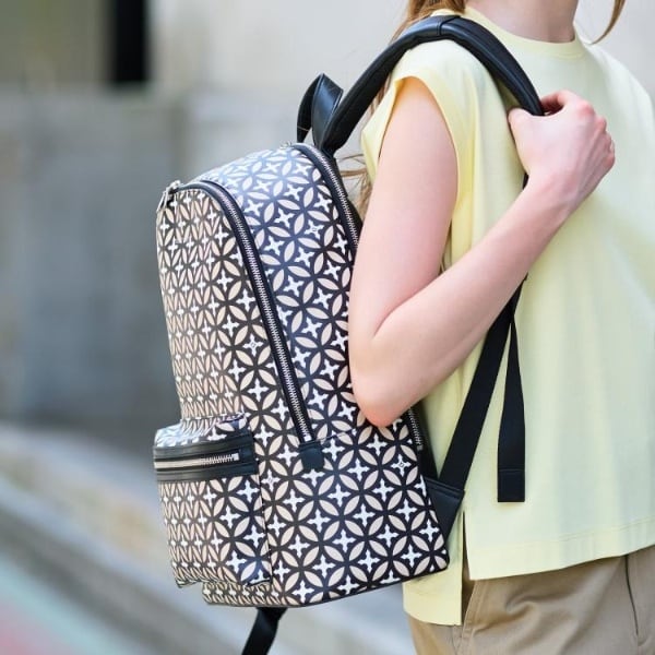 ドレステリア（DRESSTERIOR）/オーバーラップサークル バックパック