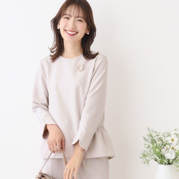 クチュールブローチ（Couture Brooch）/【セットアップ可能セレモニーシーンお仕事にも】袖フェイクパールバックフリルブラウスの通販は