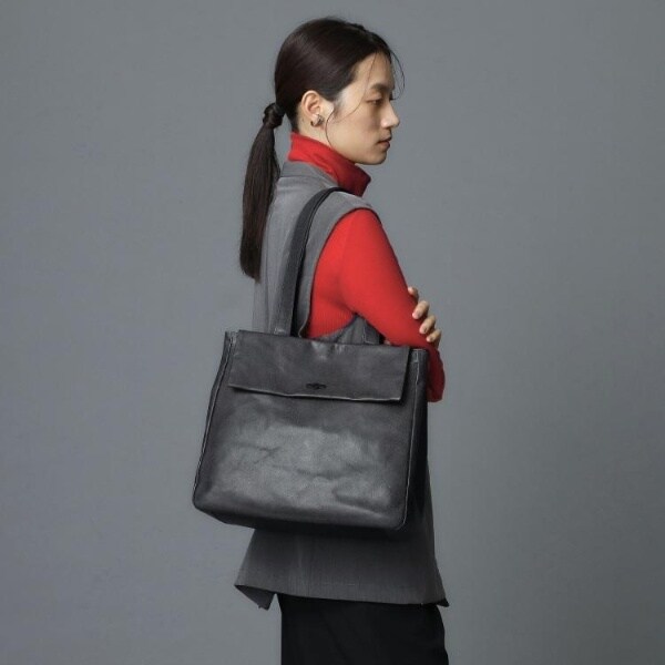 ヒロコ ハヤシ（HIROKO HAYASHI）/VELENO CISA（ヴェレーノ チーザ