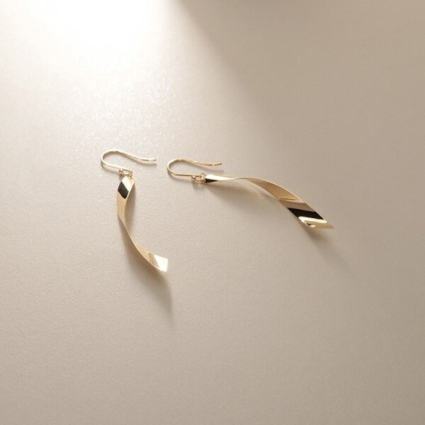 美品 COCOSHNIK K10 テクスチャープレート　ピアス ココシュニック COCOSHNIK】 ココシュニック ピアス ココシュニック（COCOSHNIK）/K10