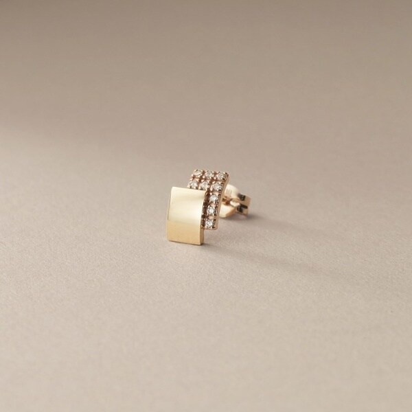 K18ダイヤモンド 爪留め スタッドピアス／ココシュニック（COCOSHNIK