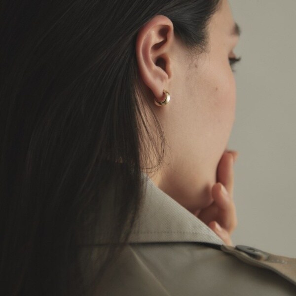 ココシュニック（COCOSHNIK）/K10中空しのぎ フープピアスの通販は