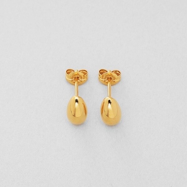 ココシュニック 両耳用ピアス オーバルシェイプ スタッドピアス