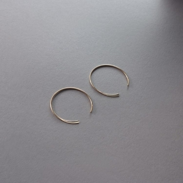 ココシュニック オンキッチュ（COCOHNIK onkitsch）/K10プレートフック サークルピアスの通販は