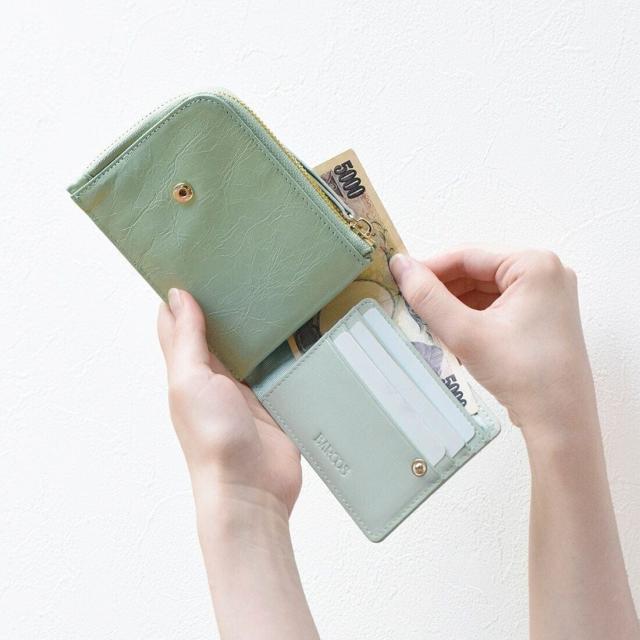 バルコス（BARCOS）/【BARCOS/バルコス】しわパテントレザー2つ折り財布 7,040円
