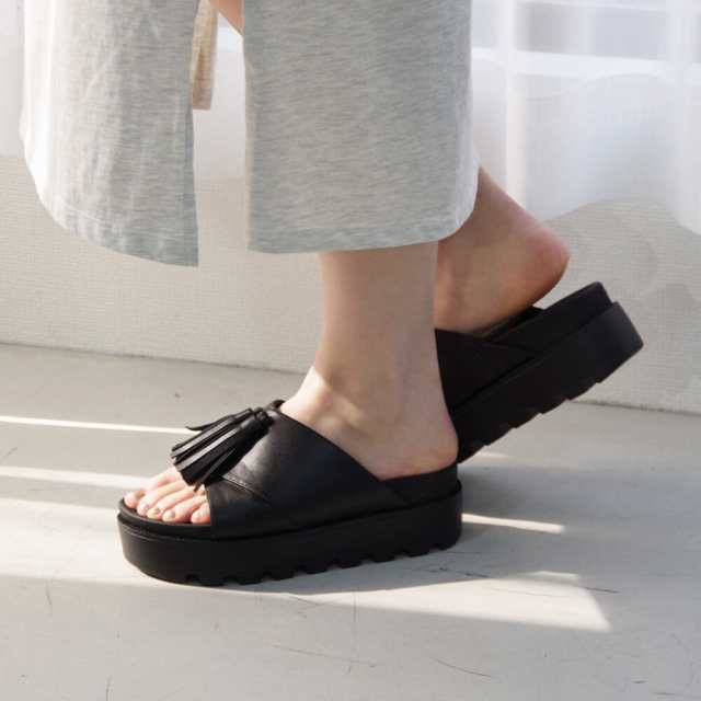 新品】MINNETONKA/ミネトンカ タッセルサンダル 23cm - メルカリ