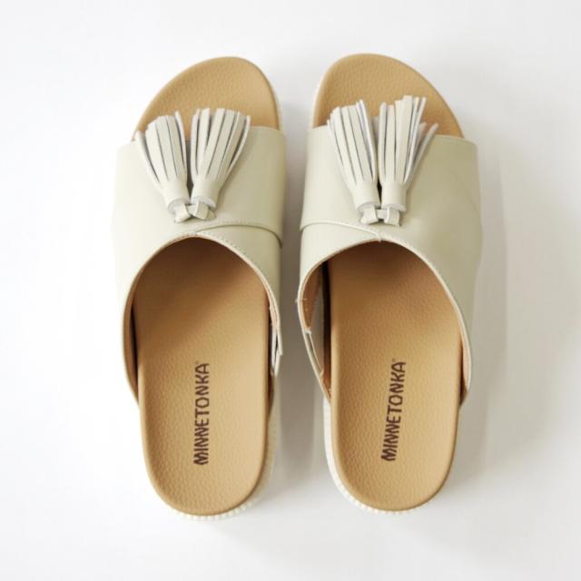 未使用 MINNETONKA ミネトンカ タッセル 厚底サンダル 23cm