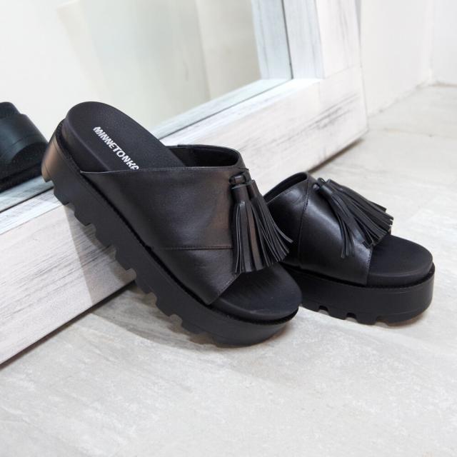 ミネトンカ（MINNETONKA）/ボリュームソール タッセルサンダル