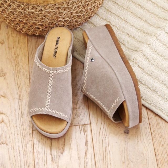 ミネトンカ（MINNETONKA）/スエード厚底サンダル PAISLEE_2