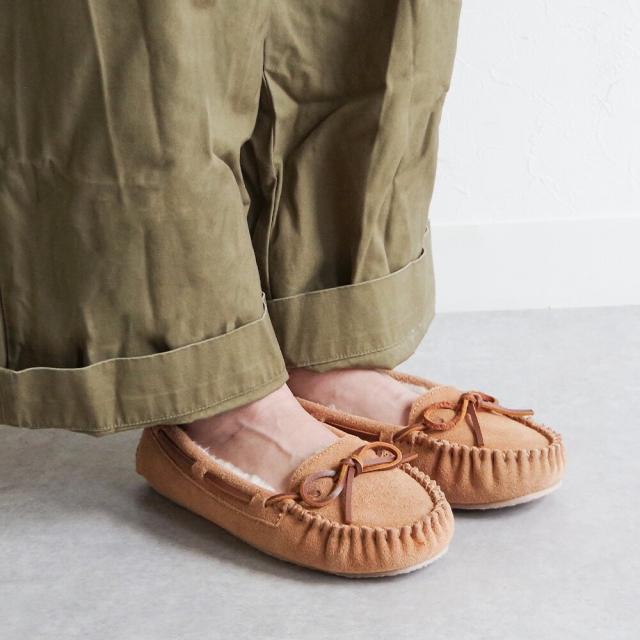 ミネトンカ（MINNETONKA）/ボアスエードモカシンの通販はau PAY