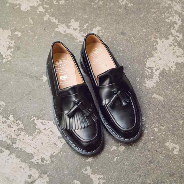 YMC SOLOVAIR エナメル タッセル付きローファー