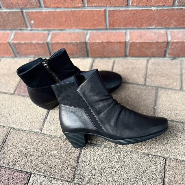 モネ（Monet）/【23秋冬新作】【884302】サイド斜めカットデザインブーツ