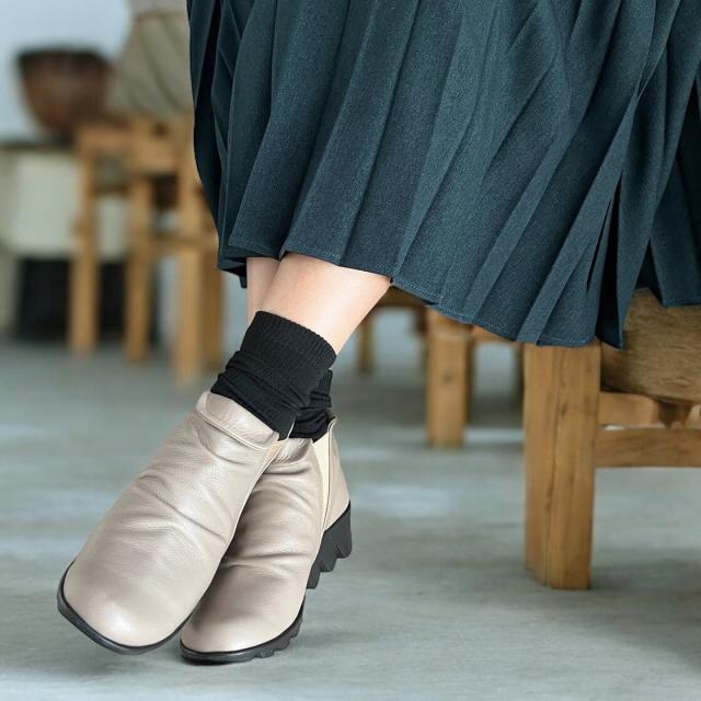 NEW】モネ（Monet）/【25秋冬新作】【244300】サイドゴア軽量ブーツ