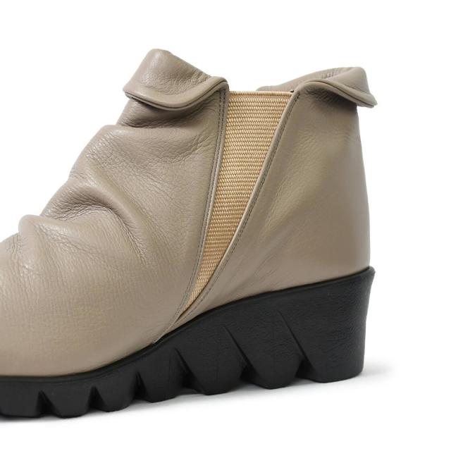 NEW】モネ（Monet）/【25秋冬新作】【244300】サイドゴア軽量ブーツ