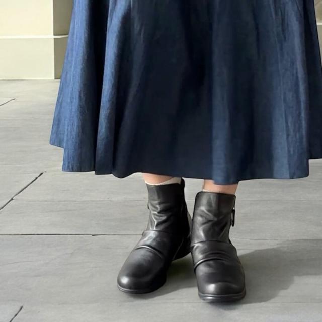 モネ（Monet）/【25秋冬新作】【超軽量】 フロントジップ サイドゴアブーツ