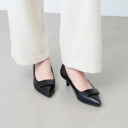 ラウナレア（Launa lea）/【25秋冬新色登場】5cmバックルポインテッドトゥパンプス(0573)