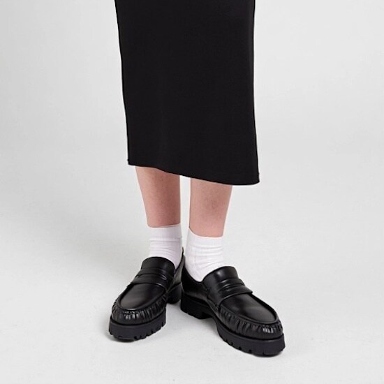 ラウナレア（Launa lea）/【25秋冬新作】厚底ギャザーローファー (S155)