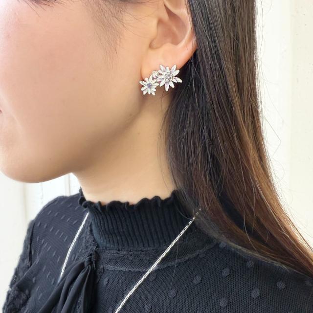 【ANNA SUI】即対応 エーデルワイスモチーフ ピアス エーデルワイスモチーフ ピアス