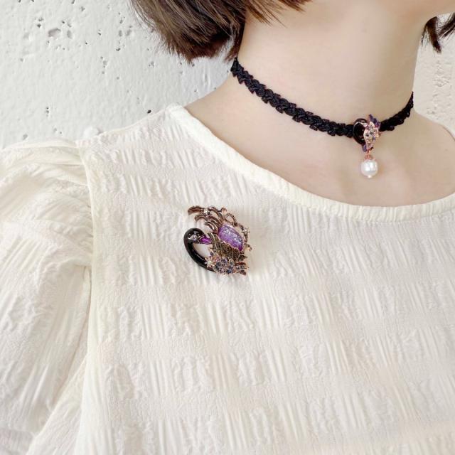アナ スイ（ANNA SUI）/ブラックスワンモチーフ ブローチの通販はau
