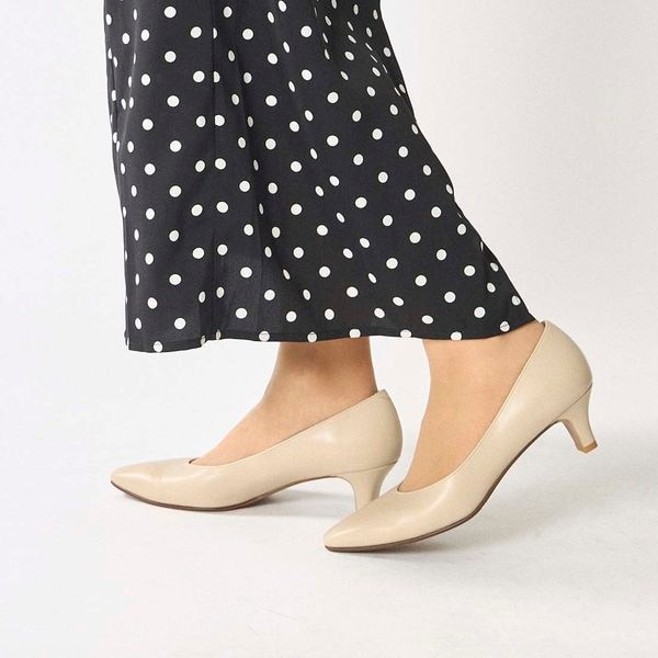 リズ・ラフィーネ（Riz raffinee）/スクエアトゥプレーンパンプス