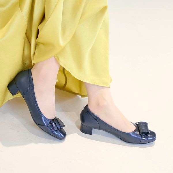 リズ・ラフィーネ（Riz raffinee）/【24春夏新作】【3E】スクエアトゥモチーフパンプス