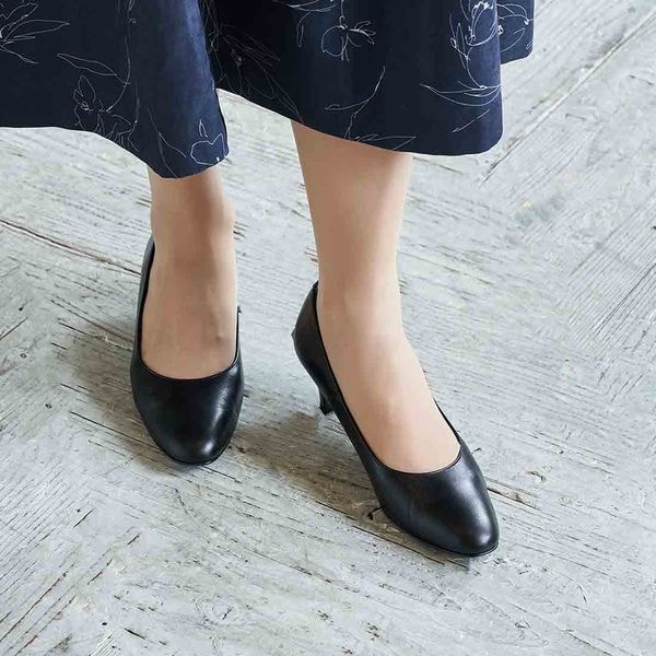 ■美品 Riz raffinee(リズラフィーネ) レザー ショートブーツ ＃23.0cm ブラック レディース リズ・ラフィーネ（Riz raffinee）⁄異素材ポインテッドトゥコンビパンプス