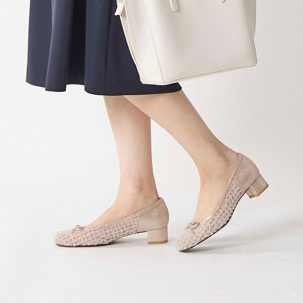 リズ・ラフィーネ（Riz raffinee）/スクエアトゥリボンパンプス