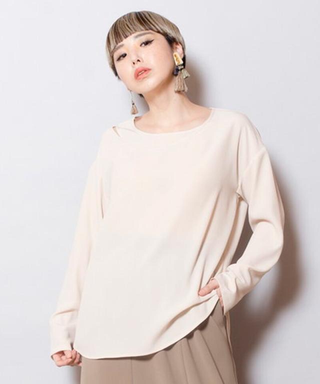 オズモーシス（OSMOSIS）/アシンメトリーネックブラウスの通販はau PAY