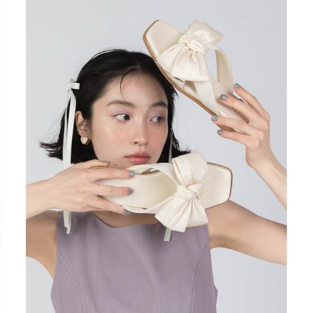 ランダ（RANDA）/【22．5−25．5】ビッグリボンフラットサンダル