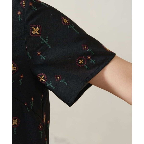 ホコモモラ（JOCOMOMOLA）/Escaleras de flores フラワー総刺繍