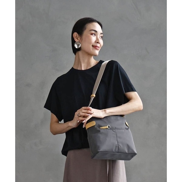MK ミッシェルクラン バッグ（MK MICHEL  BAG）/[撥水/500g以下の軽量]アクセントレザースクエアショルダーバッグ